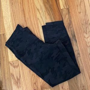 Lululemon camo crop legging